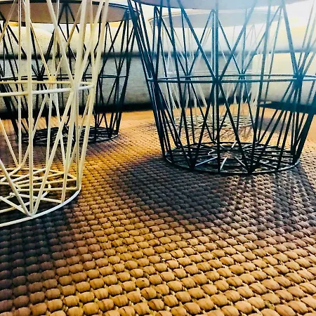 아파트 Kolmio 65 M2 Ylin Kerros *